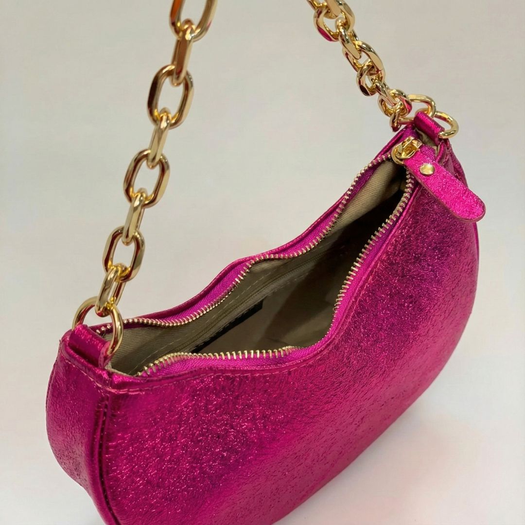 Petit Sac à Main Demi-Lune en Cuir Suède Laminé - Effet Métallisé & Chaîne Or - Fabriqué en Italie