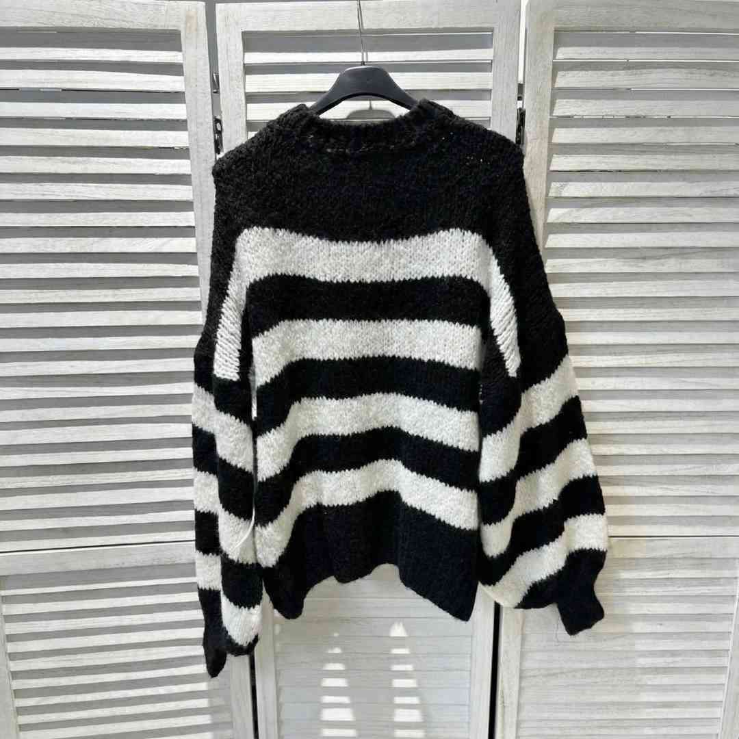 Le Pull Rayé Contemporain – Volume & Confort